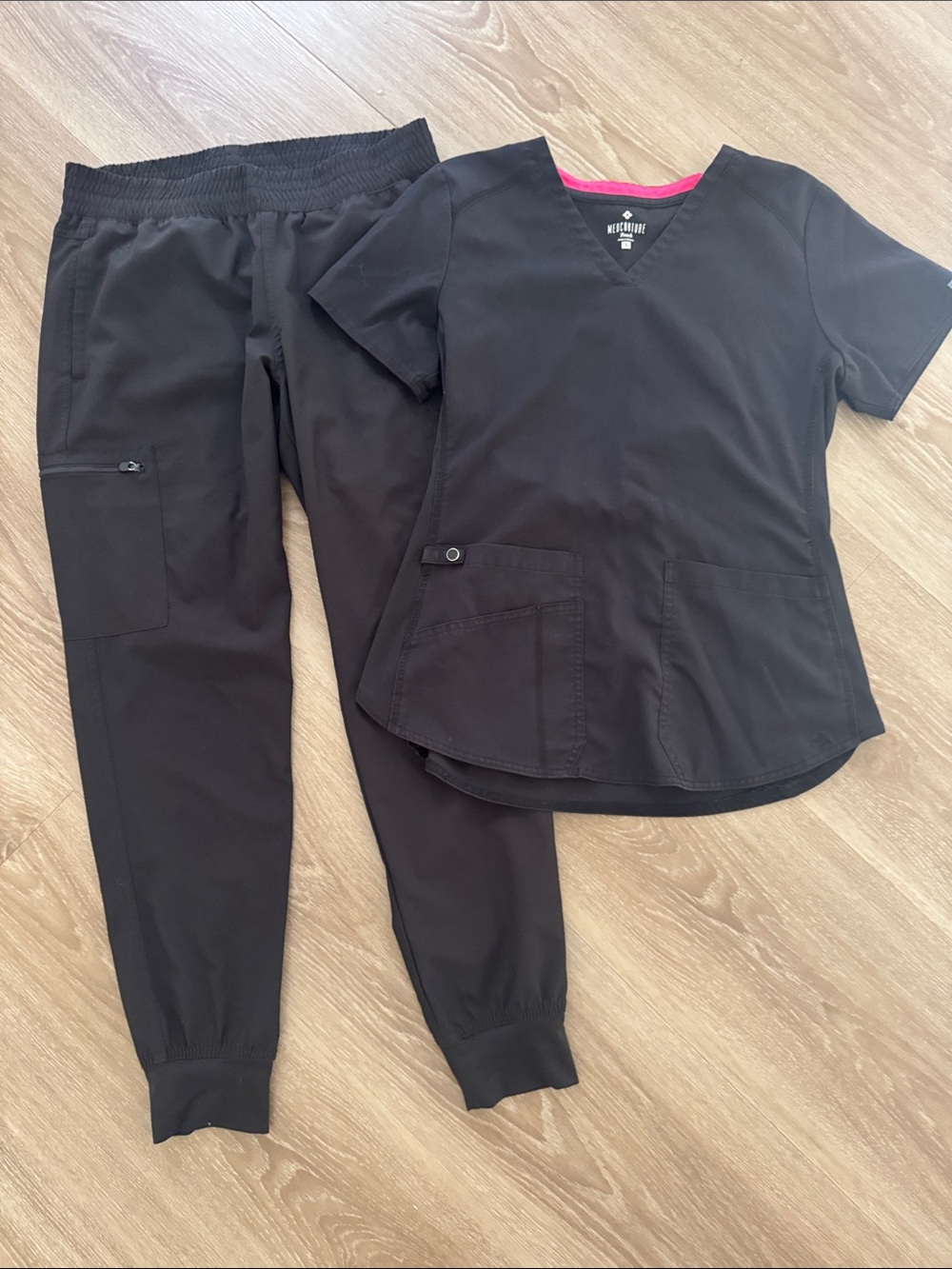 Med Couture Touch Black Scrub Set Jogger 3 Pocket V- Neck Top Small